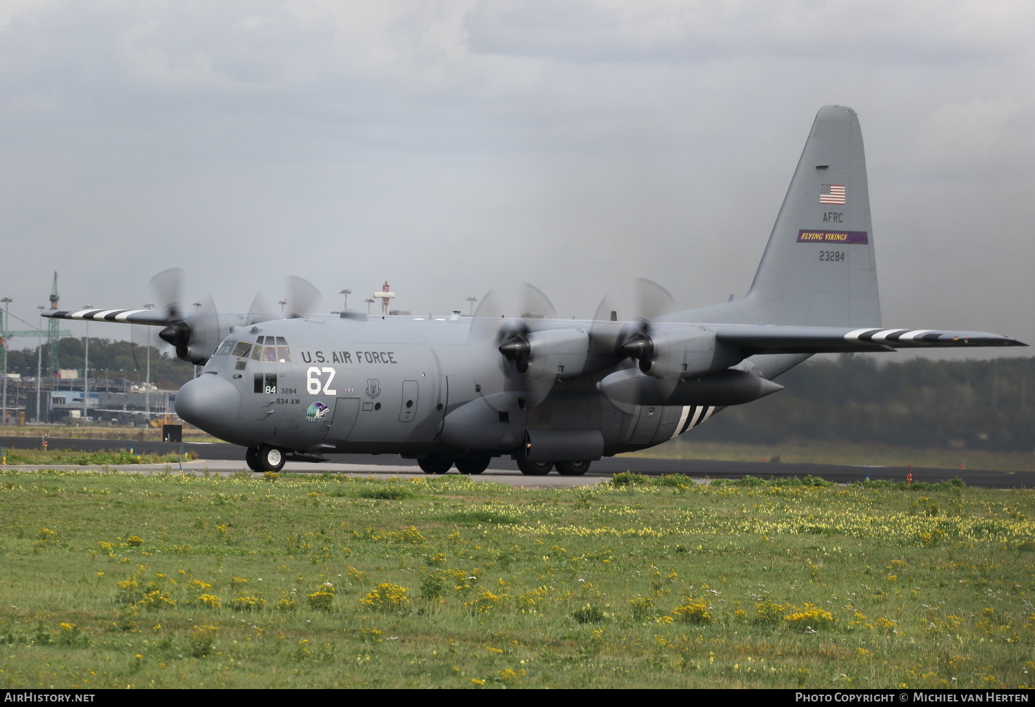 Aircraft Photo of 92-3284 / 23284 | Lockheed C-130H Hercules | USA - Air Force | AirHistory.net #346738