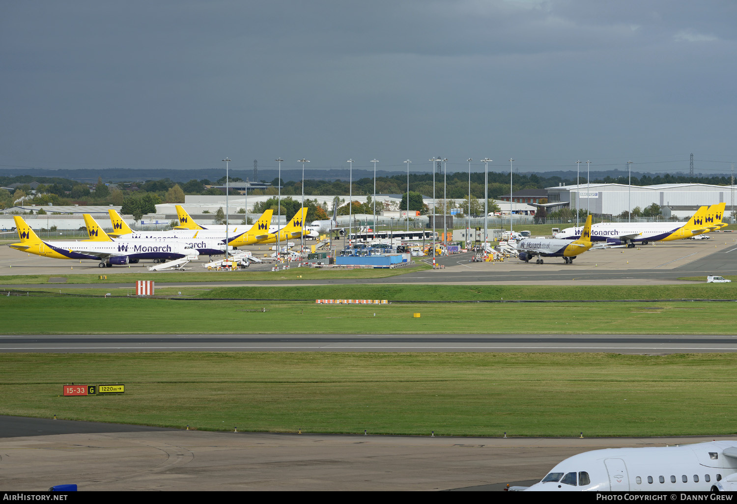 Aircraft Photo of G-OZBL | Airbus A321-231 | Monarch Airlines | AirHistory.net #346767