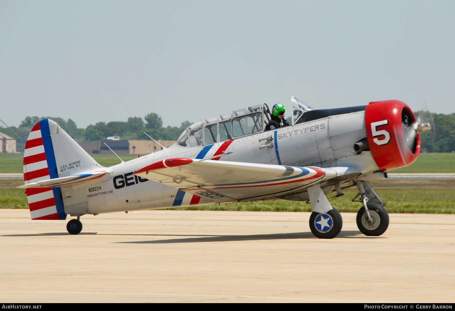 Aircraft Photo of N58224 | North American SNJ-2 Texan | Skytypers | AirHistory.net #346949