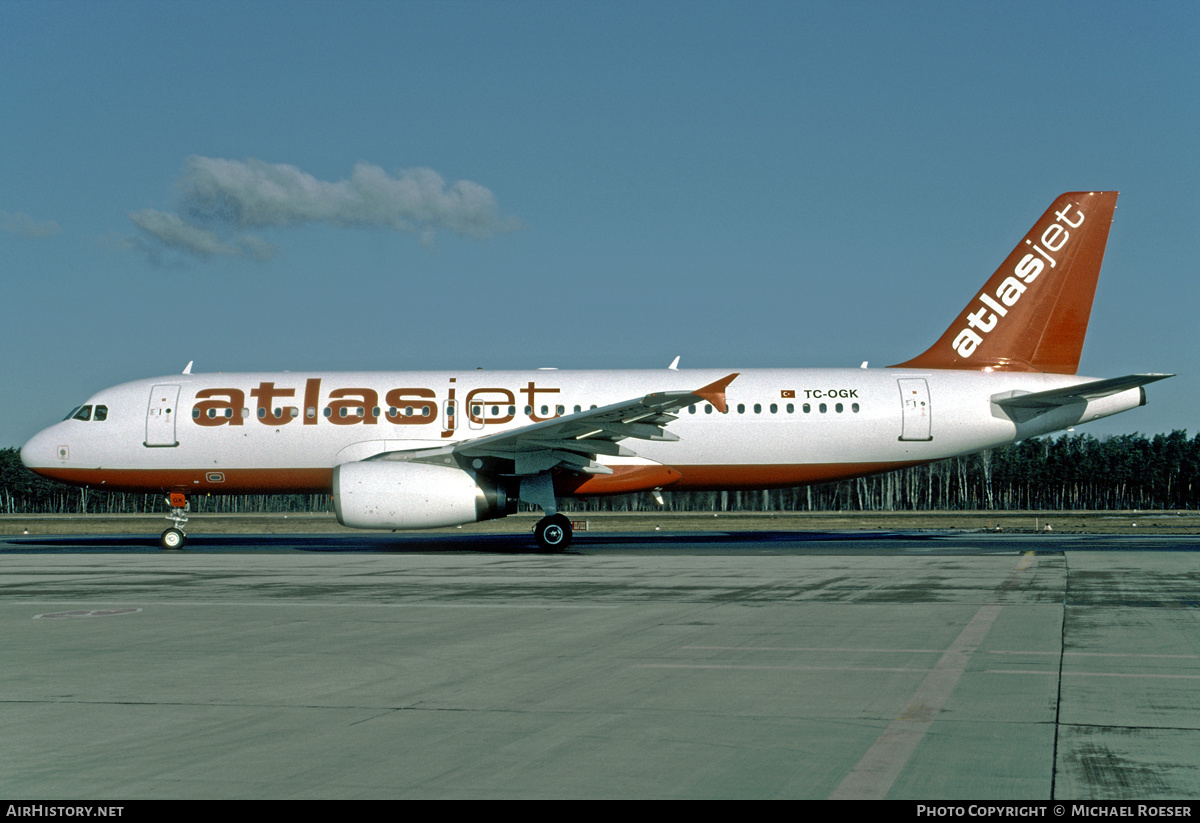 Aircraft Photo of TC-OGK | Airbus A320-232 | Atlasjet Airlines | AirHistory.net #347042