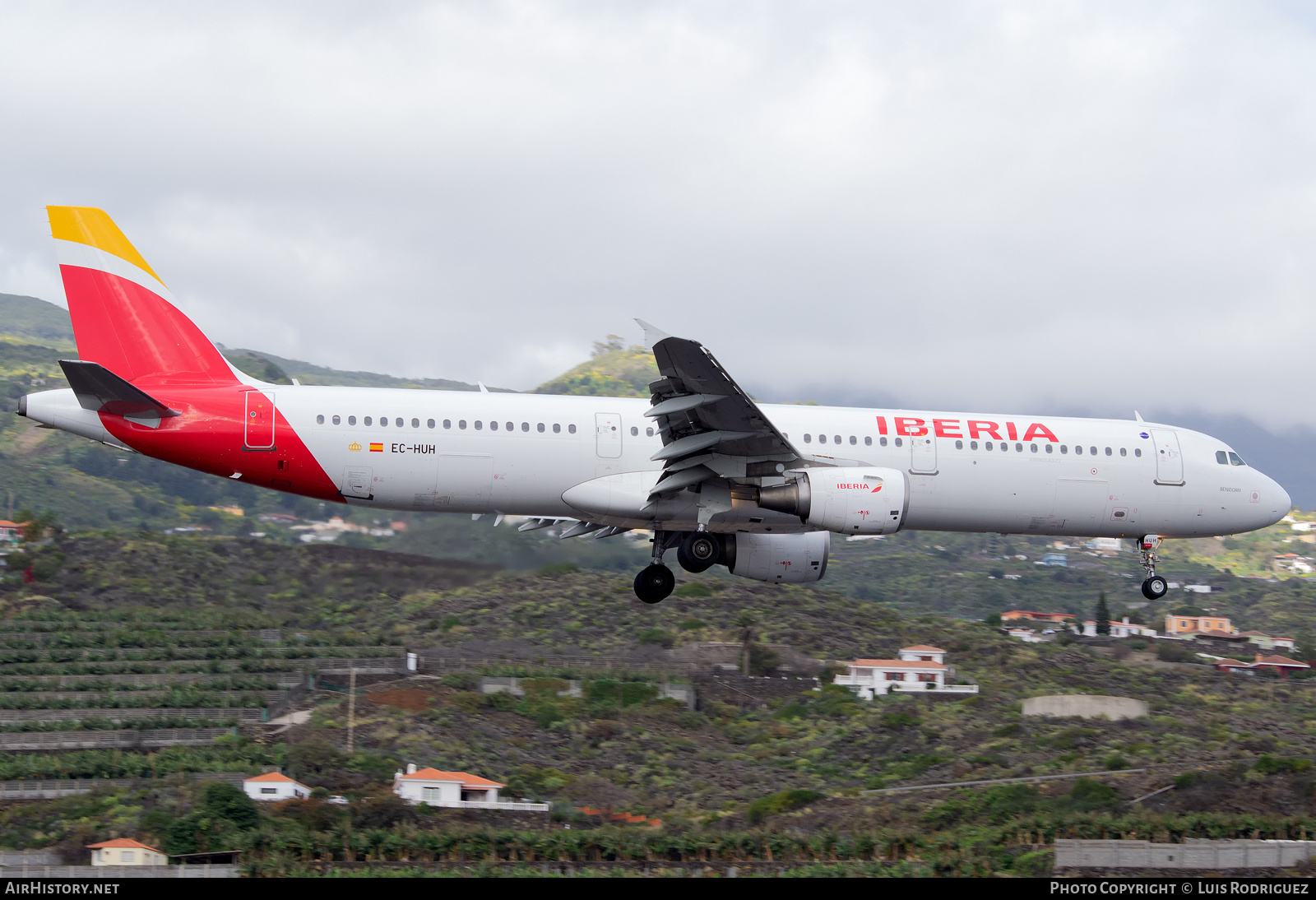 Aircraft Photo of EC-HUH | Airbus A321-211 | Iberia | AirHistory.net #347127