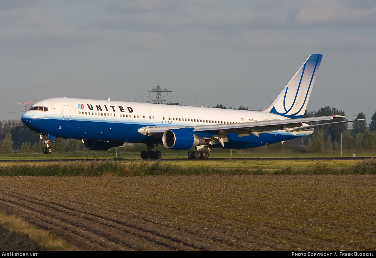 Aircraft Photo of N662UA | Boeing 767-322/ER | United Airlines | AirHistory.net #347357