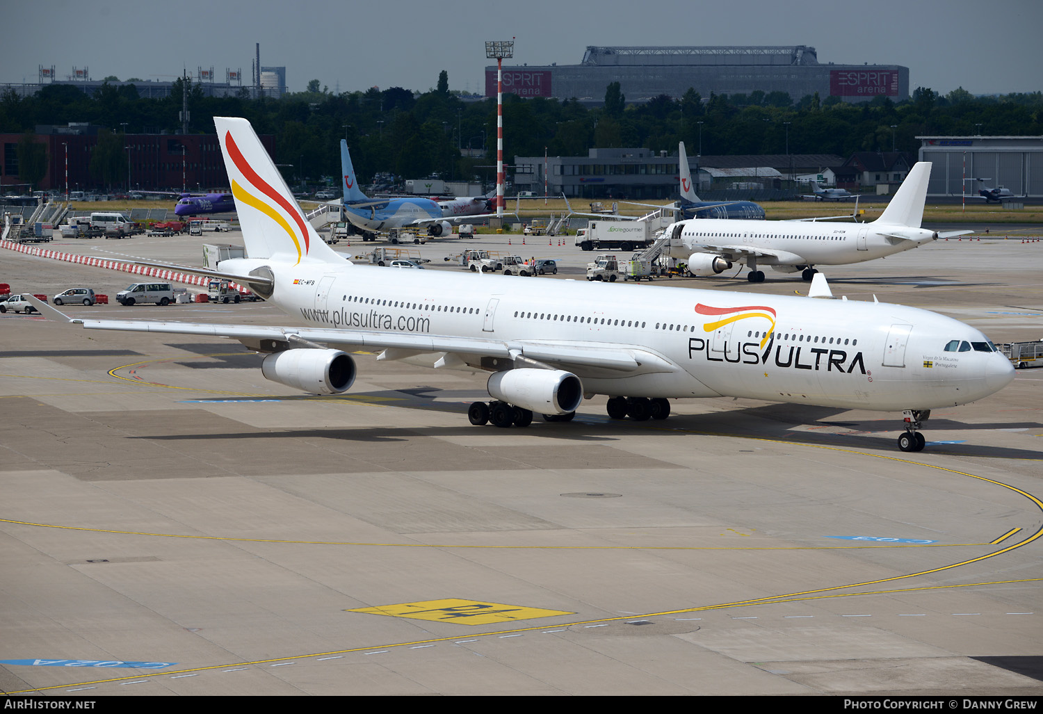 Aircraft Photo of EC-MFB | Airbus A340-313 | Plus Ultra Líneas Aéreas | AirHistory.net #347456