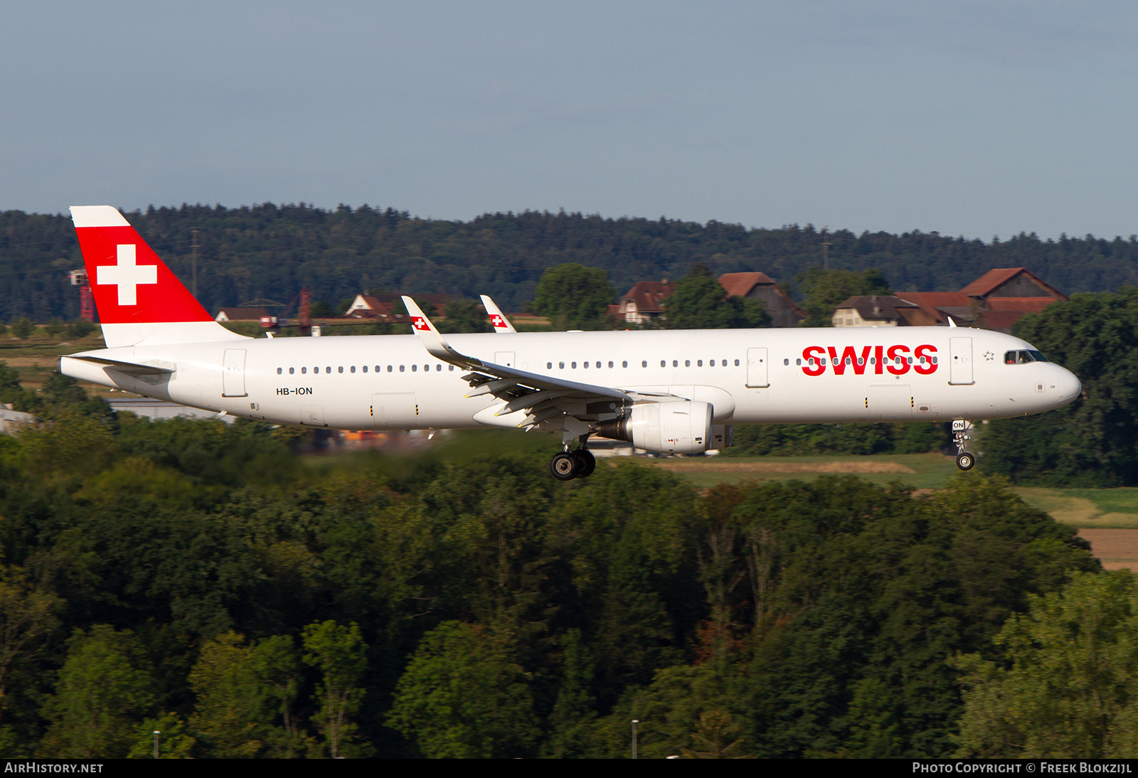 Aircraft Photo of HB-ION | Airbus A321-212 | Swiss International Air Lines | AirHistory.net #347555