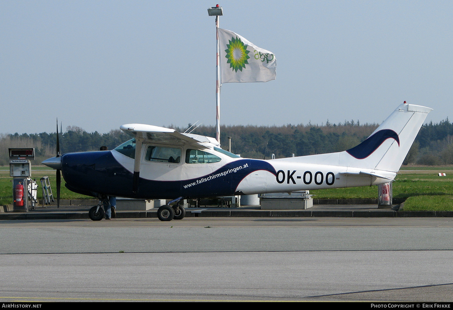 Aircraft Photo of OK-OOO | Cessna R182 Skylane RG II | AirHistory.net #347572