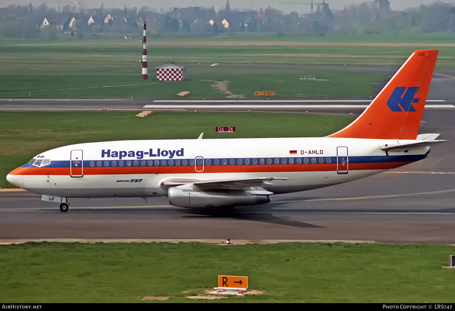 Aircraft Photo of D-AHLD | Boeing 737-2K5/Adv | Hapag-Lloyd | AirHistory.net #347708