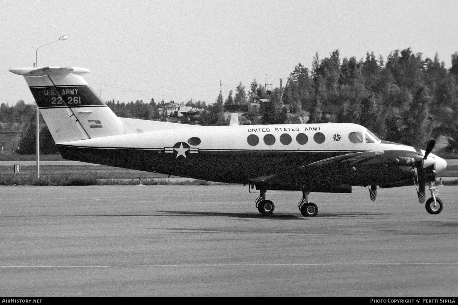 Aircraft Photo of 73-22261 / 22261 | Beech C-12A Huron | USA - Army | AirHistory.net #347714