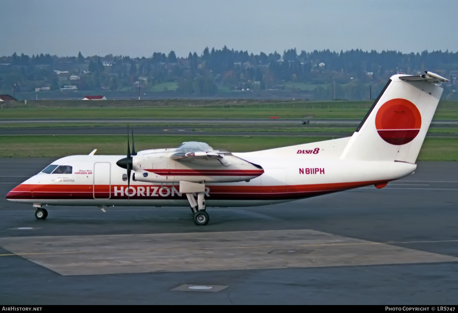 Aircraft Photo of N811PH | De Havilland Canada DHC-8-102 Dash 8 | Horizon Air | AirHistory.net #347725