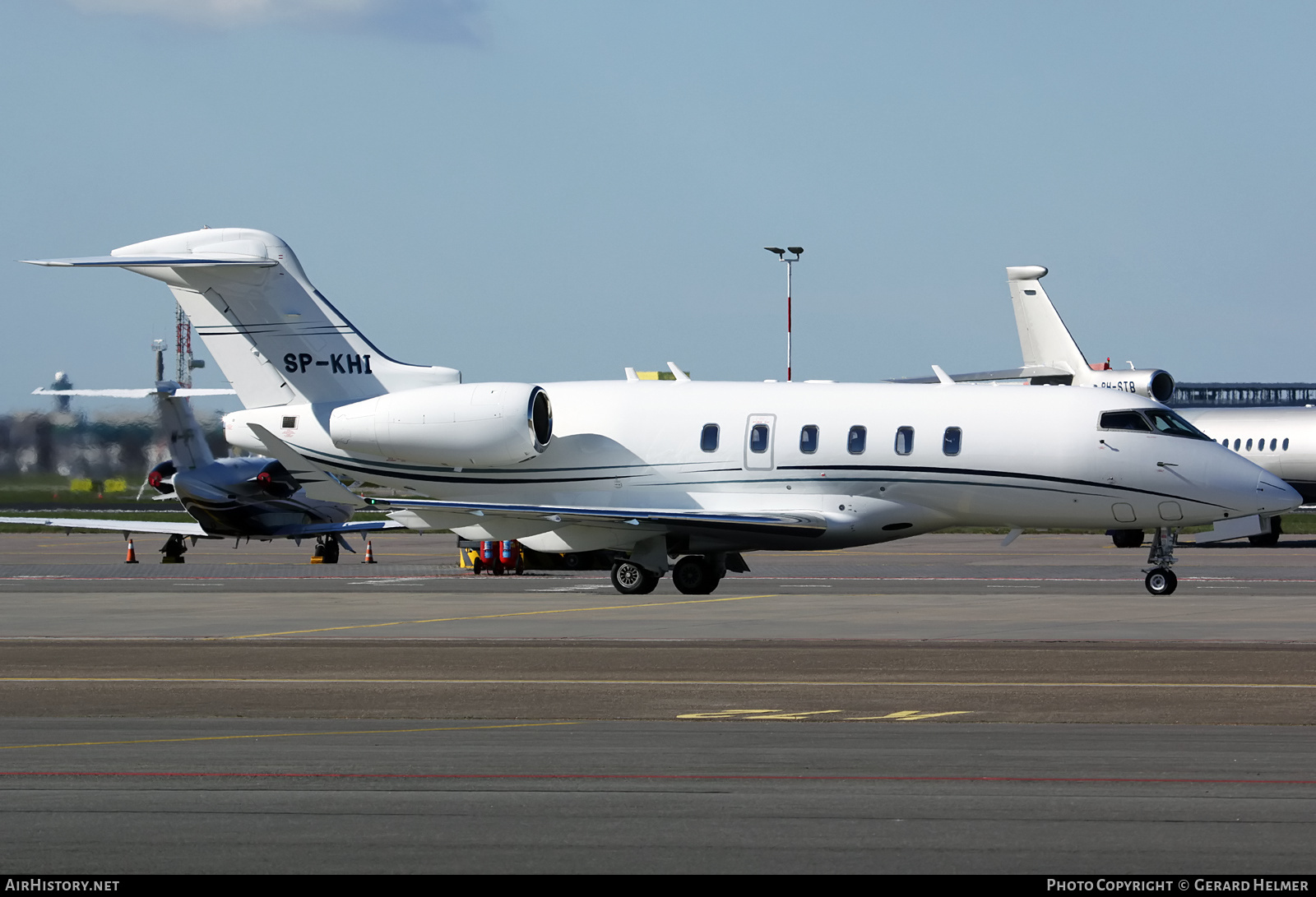 Aircraft Photo of SP-KHI | Bombardier Challenger 350 (BD-100-1A10) | AirHistory.net #347775
