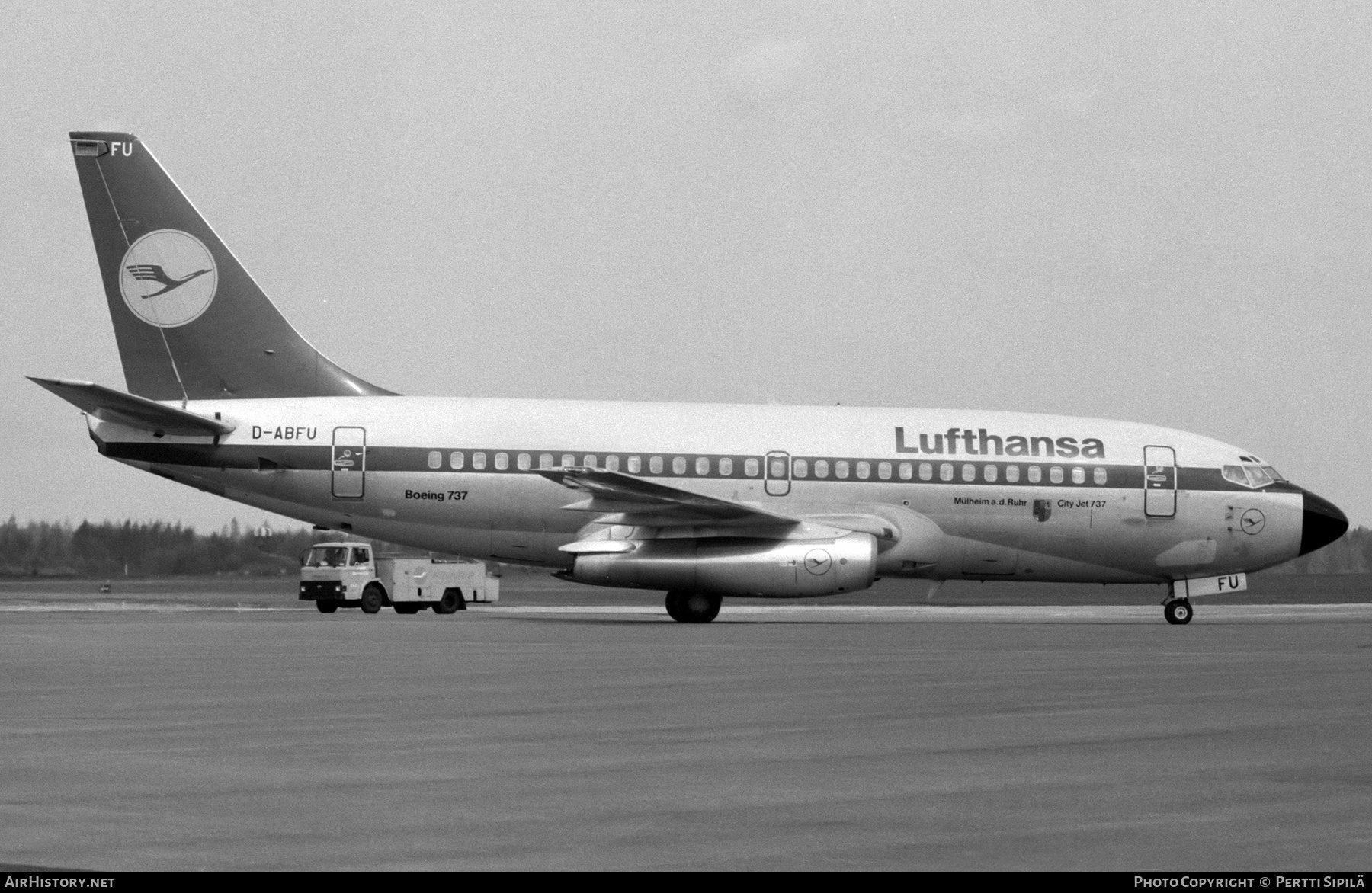Aircraft Photo of D-ABFU | Boeing 737-230/Adv | Lufthansa | AirHistory.net #347798