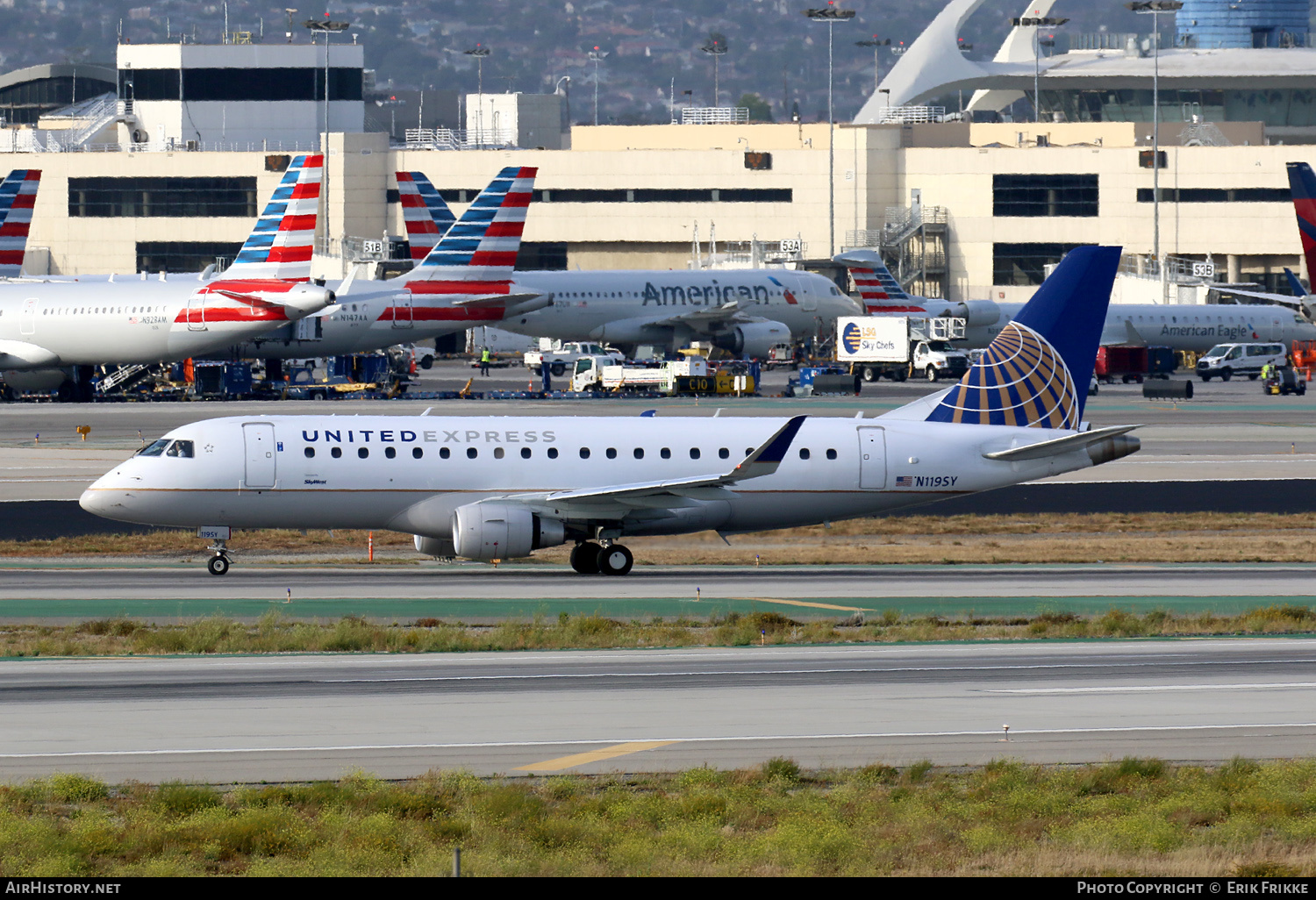 Aircraft Photo of N119SY | Embraer 175LR (ERJ-170-200LR) | United Express | AirHistory.net #348015