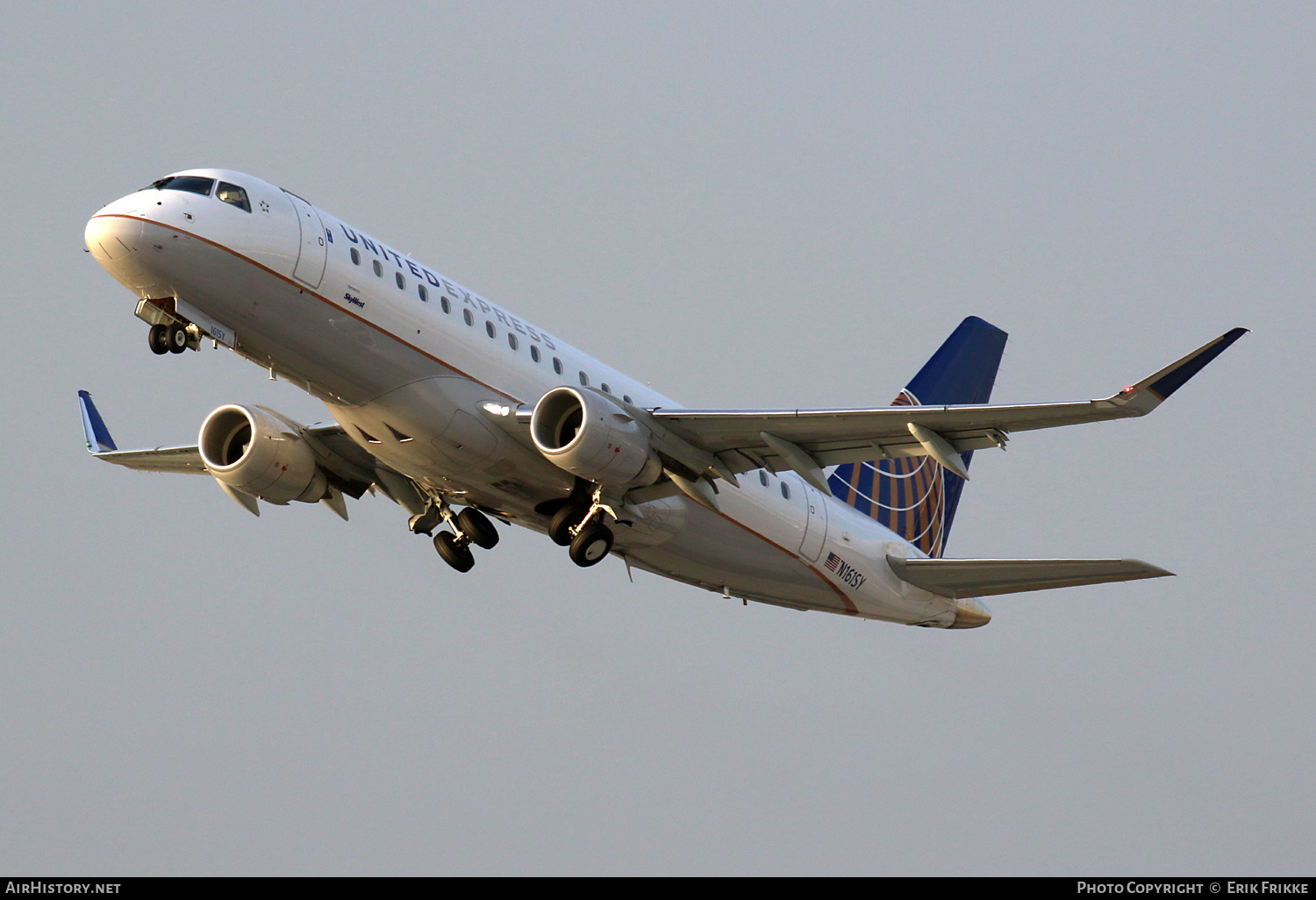 Aircraft Photo of N161SY | Embraer 175LR (ERJ-170-200LR) | United Express | AirHistory.net #348093