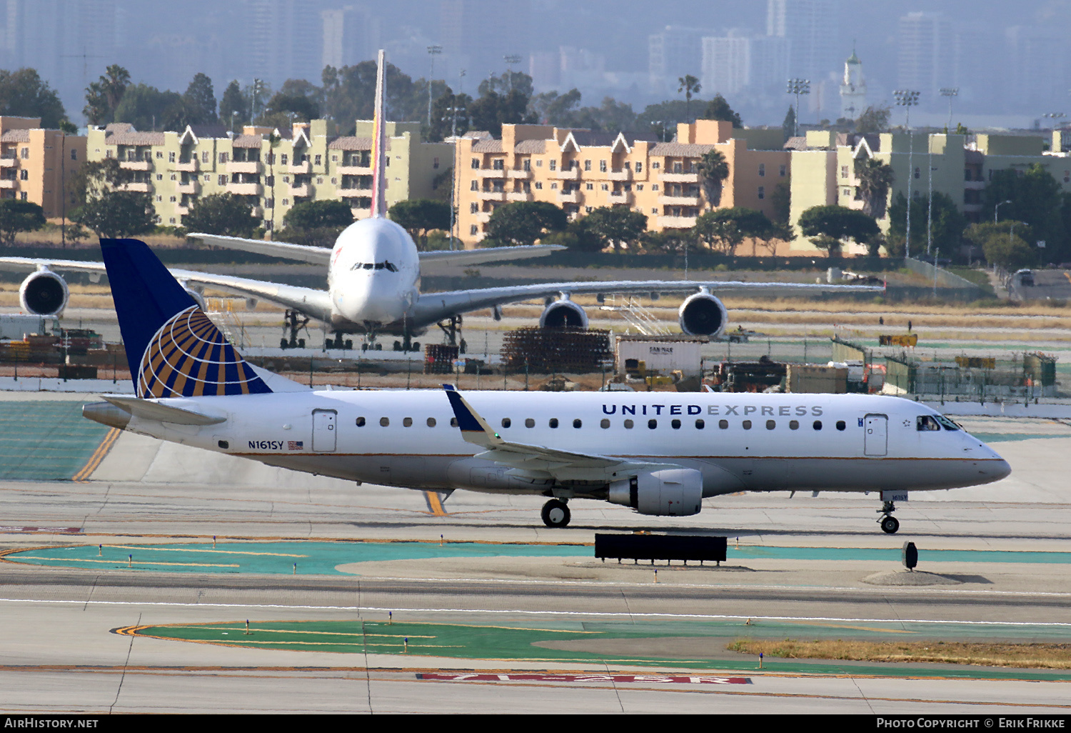 Aircraft Photo of N161SY | Embraer 175LR (ERJ-170-200LR) | United Express | AirHistory.net #348215