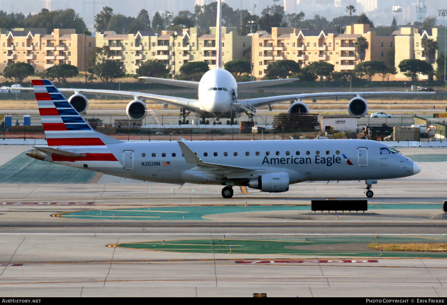 Aircraft Photo of N202NN | Embraer 175LR (ERJ-170-200LR) | American Eagle | AirHistory.net #348237