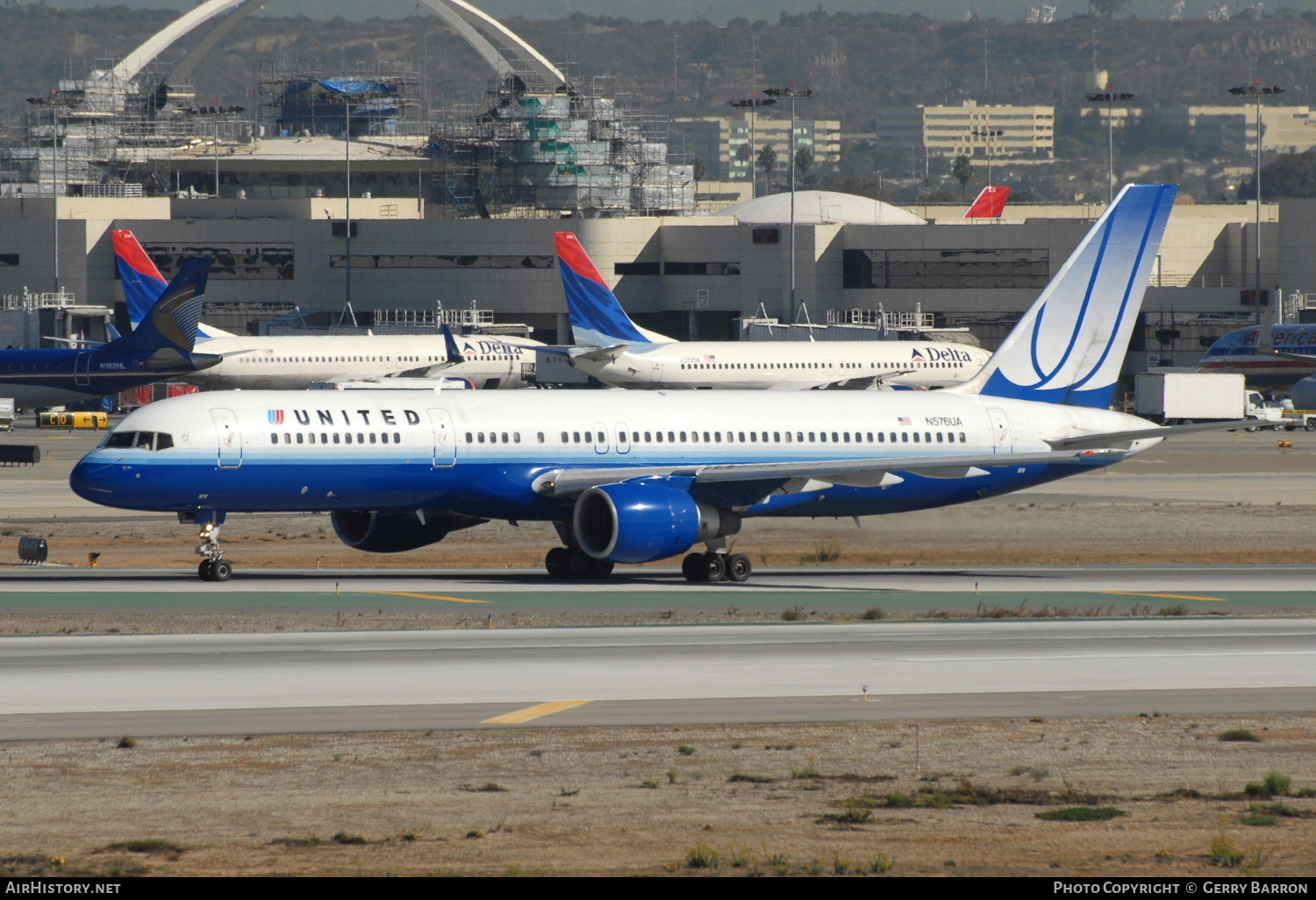 Aircraft Photo of N576UA | Boeing 757-222 | United Airlines | AirHistory.net #348269