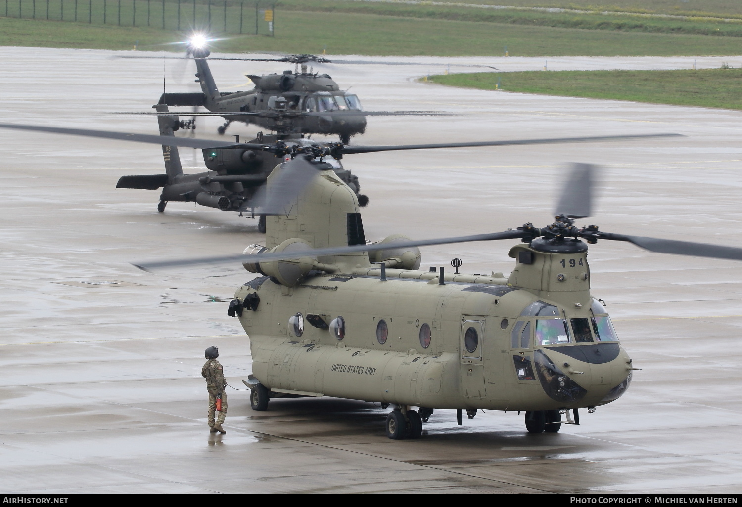 Aircraft Photo of 15-8194 / 15-08194 | Boeing CH-47F Chinook (414) | USA - Army | AirHistory.net #348299