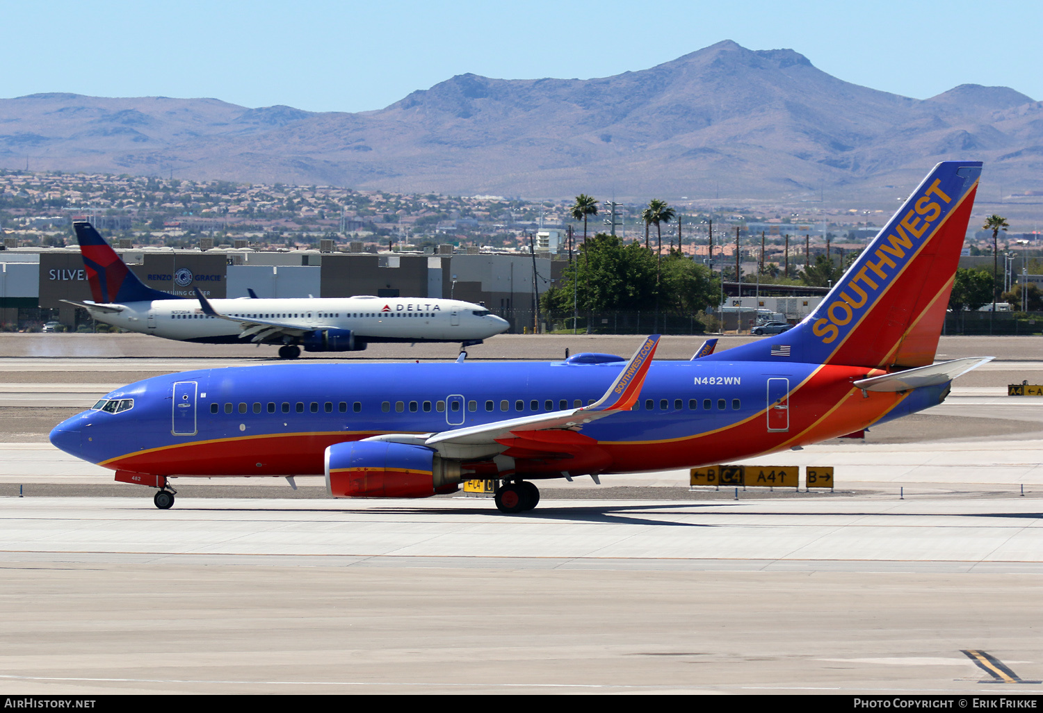 Aircraft Photo of N482WN | Boeing 737-7H4 | Southwest Airlines | AirHistory.net #348366
