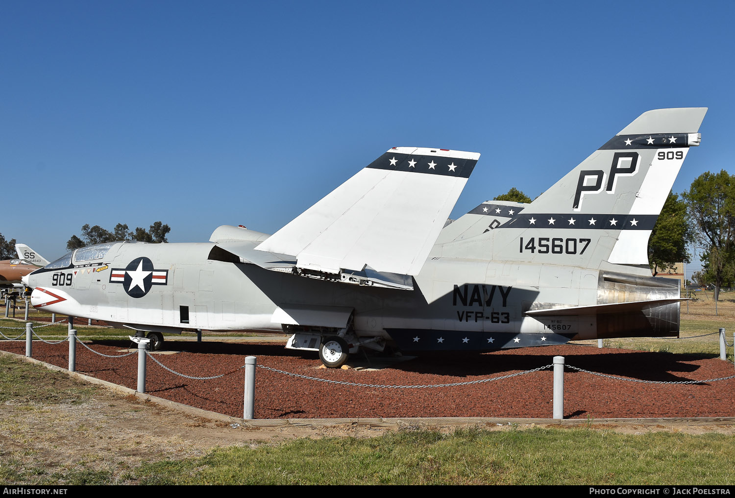 Aircraft Photo of 145607 | Vought RF-8G Crusader | USA - Navy | AirHistory.net #348471
