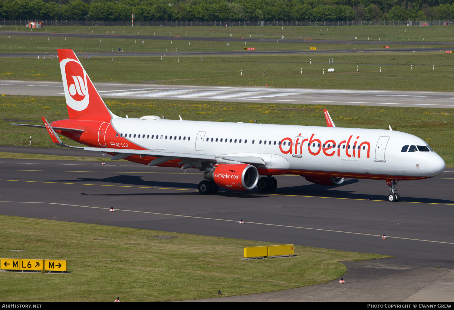 Aircraft Photo of OE-LCO | Airbus A321-211 | Air Berlin | AirHistory.net #348500