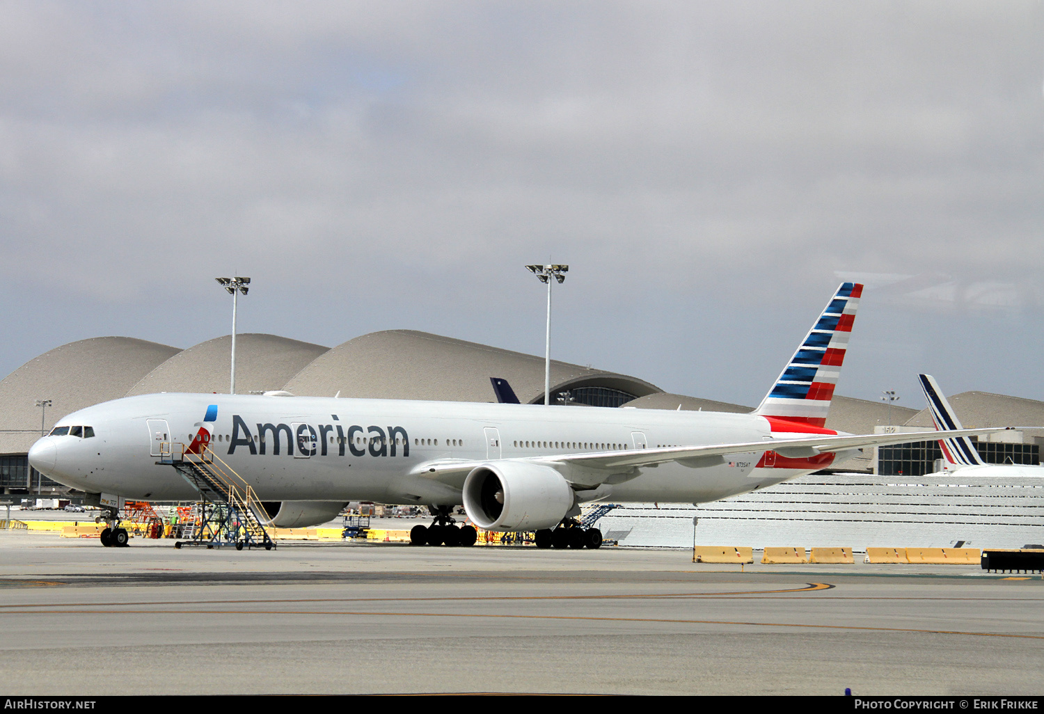 Aircraft Photo of N735AT | Boeing 777-323/ER | American Airlines | AirHistory.net #348620