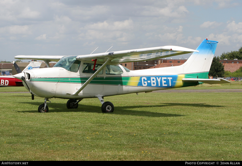 Aircraft Photo of G-BYET | Cessna 172P Skyhawk | AirHistory.net #348690