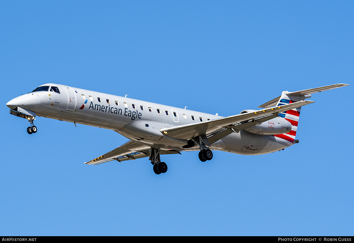 Aircraft Photo of N932AE | Embraer ERJ-145LR (EMB-145LR) | American Eagle | AirHistory.net #348699