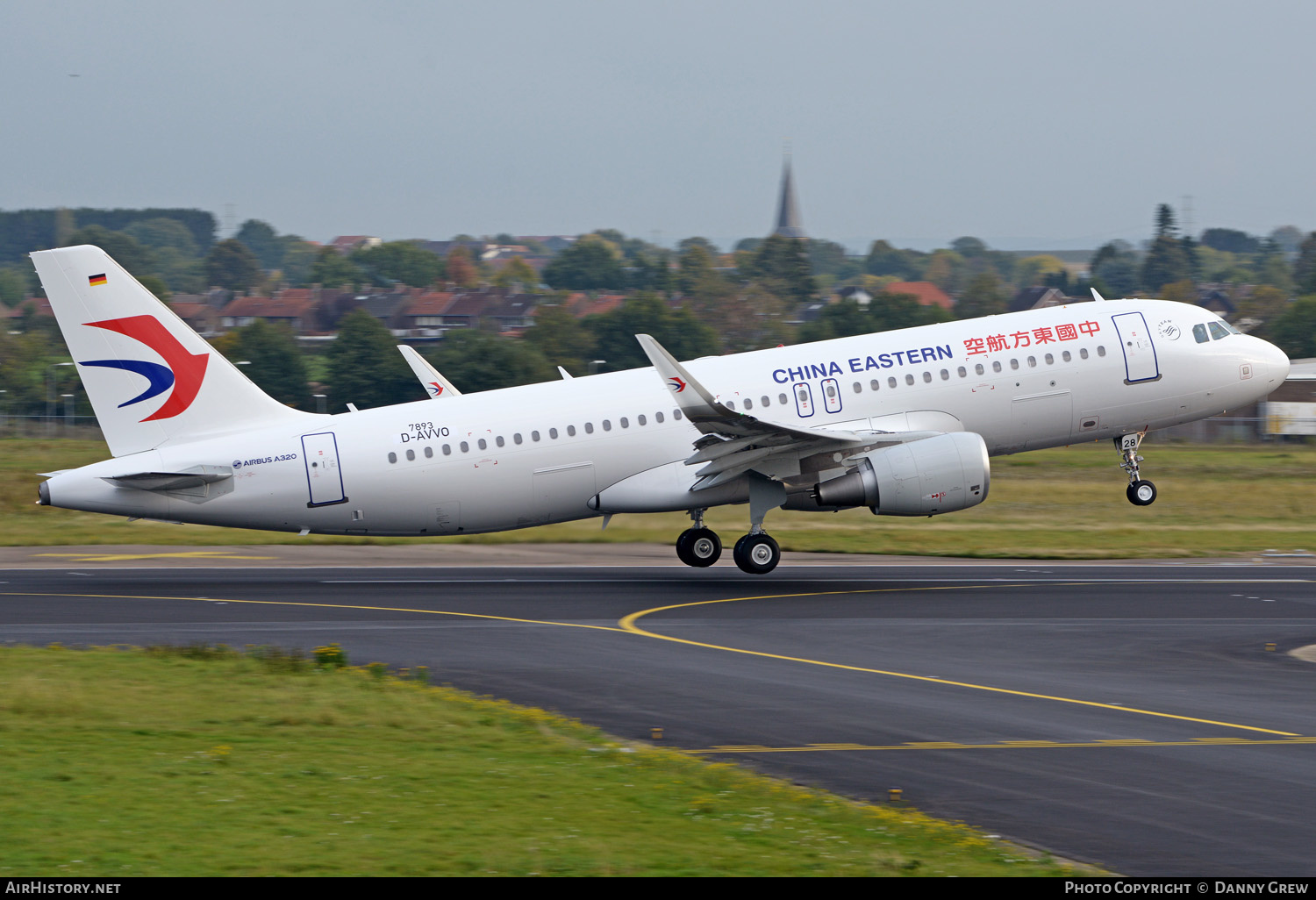 Aircraft Photo of D-AVVO | Airbus A320-214 | China Eastern Airlines | AirHistory.net #348741