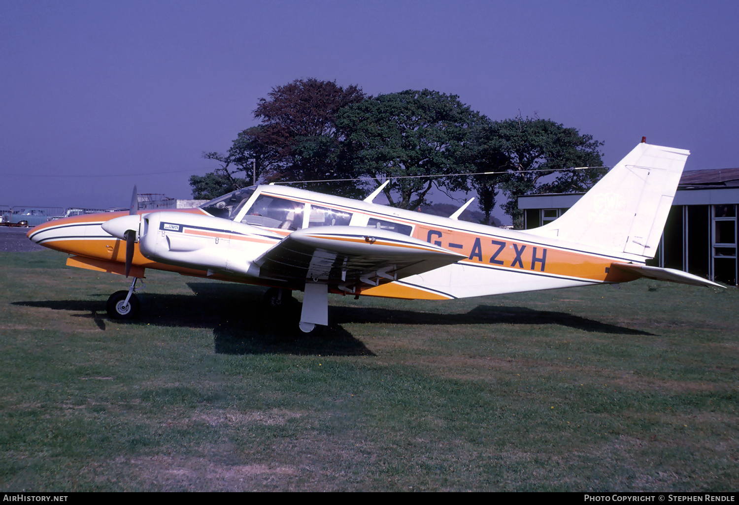 Aircraft Photo of G-AZXH | Piper PA-34-200 Seneca | AirHistory.net #348786