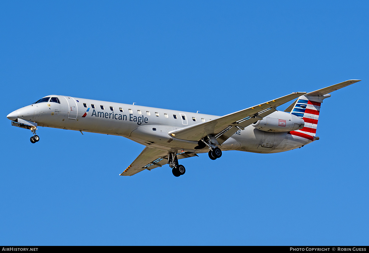 Aircraft Photo of N673AE | Embraer ERJ-145LR (EMB-145LR) | American Eagle | AirHistory.net #348814