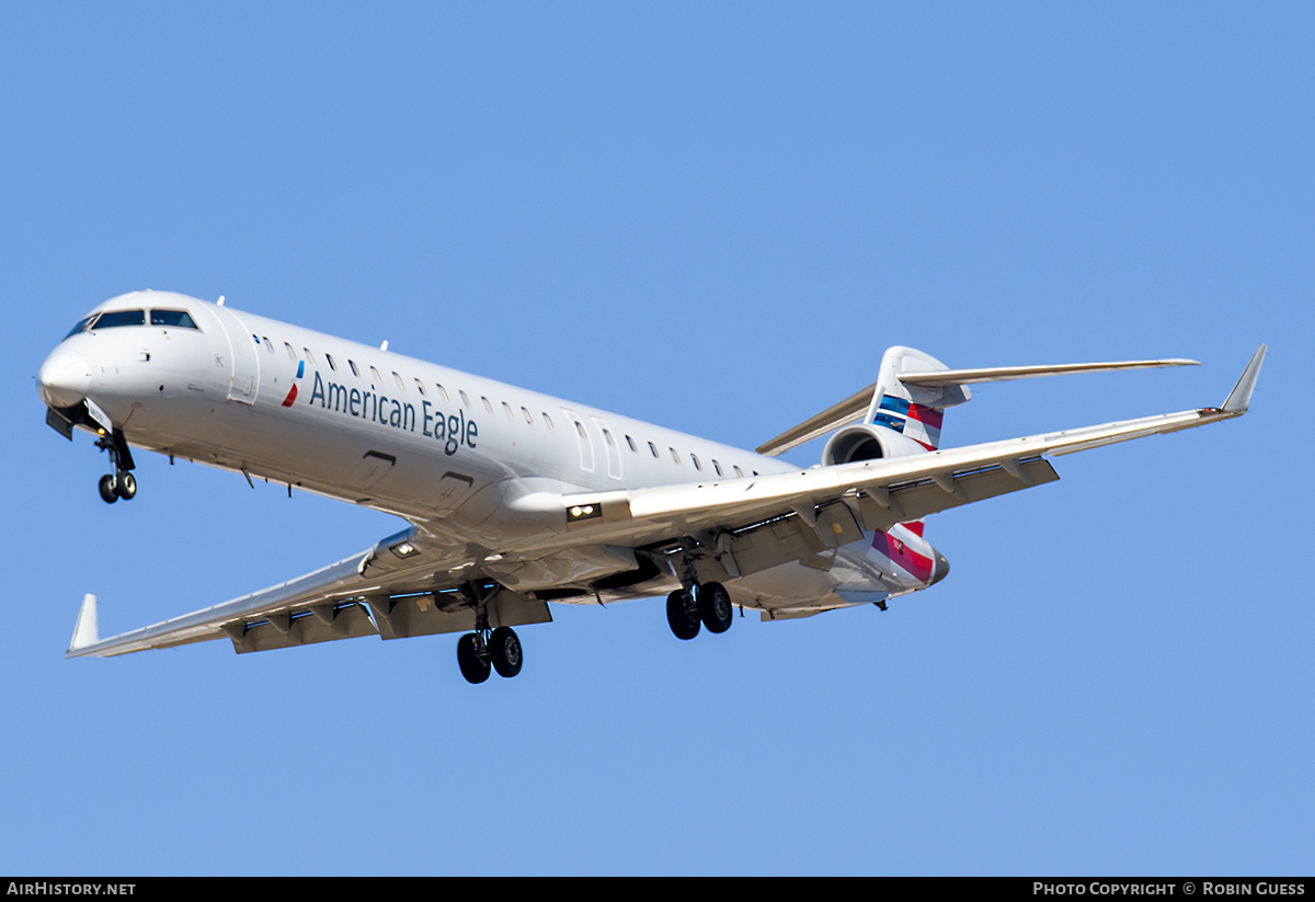 Aircraft Photo of N909FJ | Bombardier CRJ-900 (CL-600-2D24) | American Eagle | AirHistory.net #348818