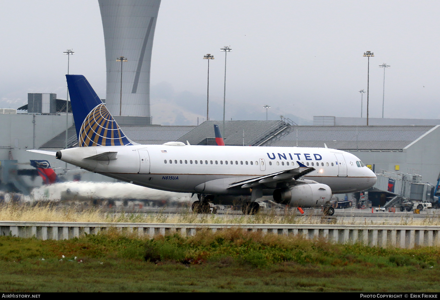 Aircraft Photo of N815UA | Airbus A319-131 | United Airlines | AirHistory.net #348831