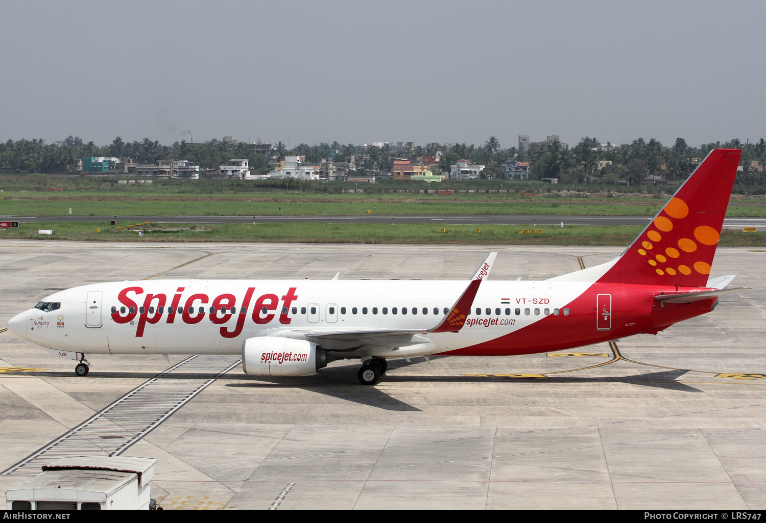 Aircraft Photo of VT-SZD | Boeing 737-8GJ | SpiceJet | AirHistory.net #349170