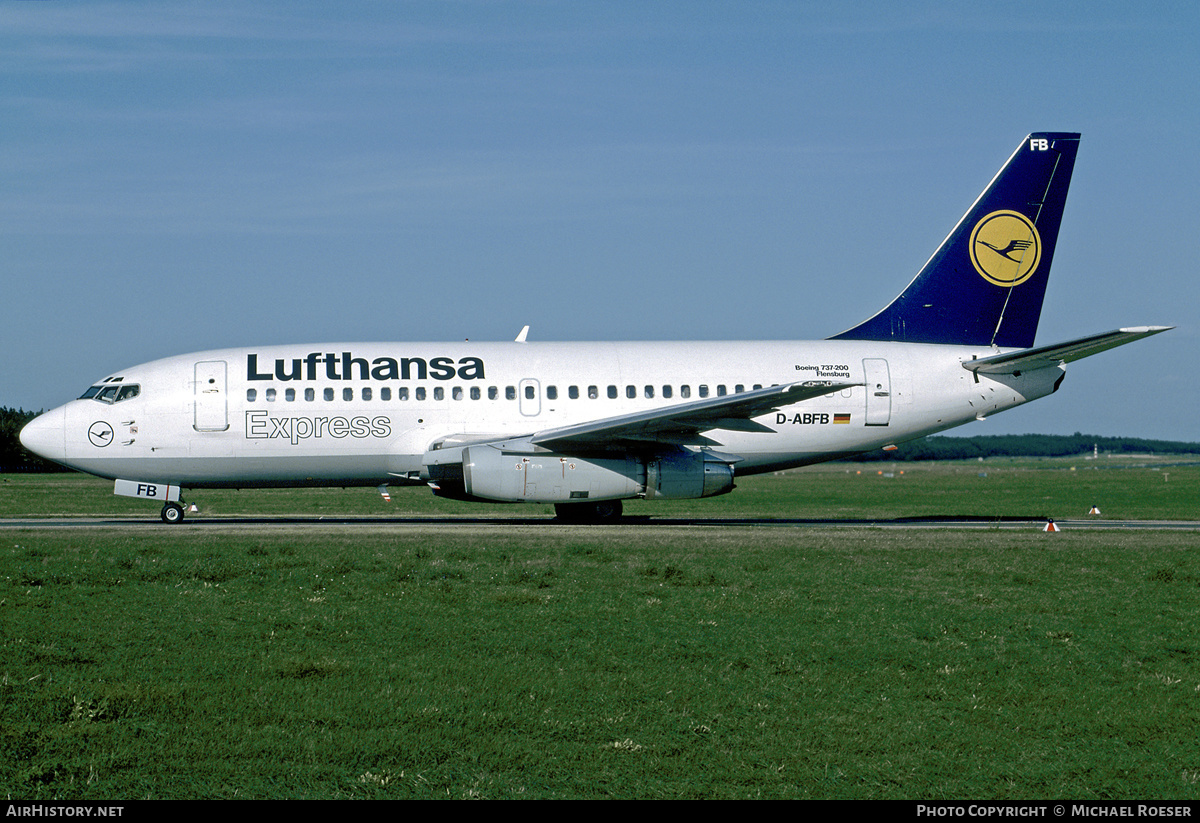 Aircraft Photo of D-ABFB | Boeing 737-230/Adv | Lufthansa Express | AirHistory.net #349276