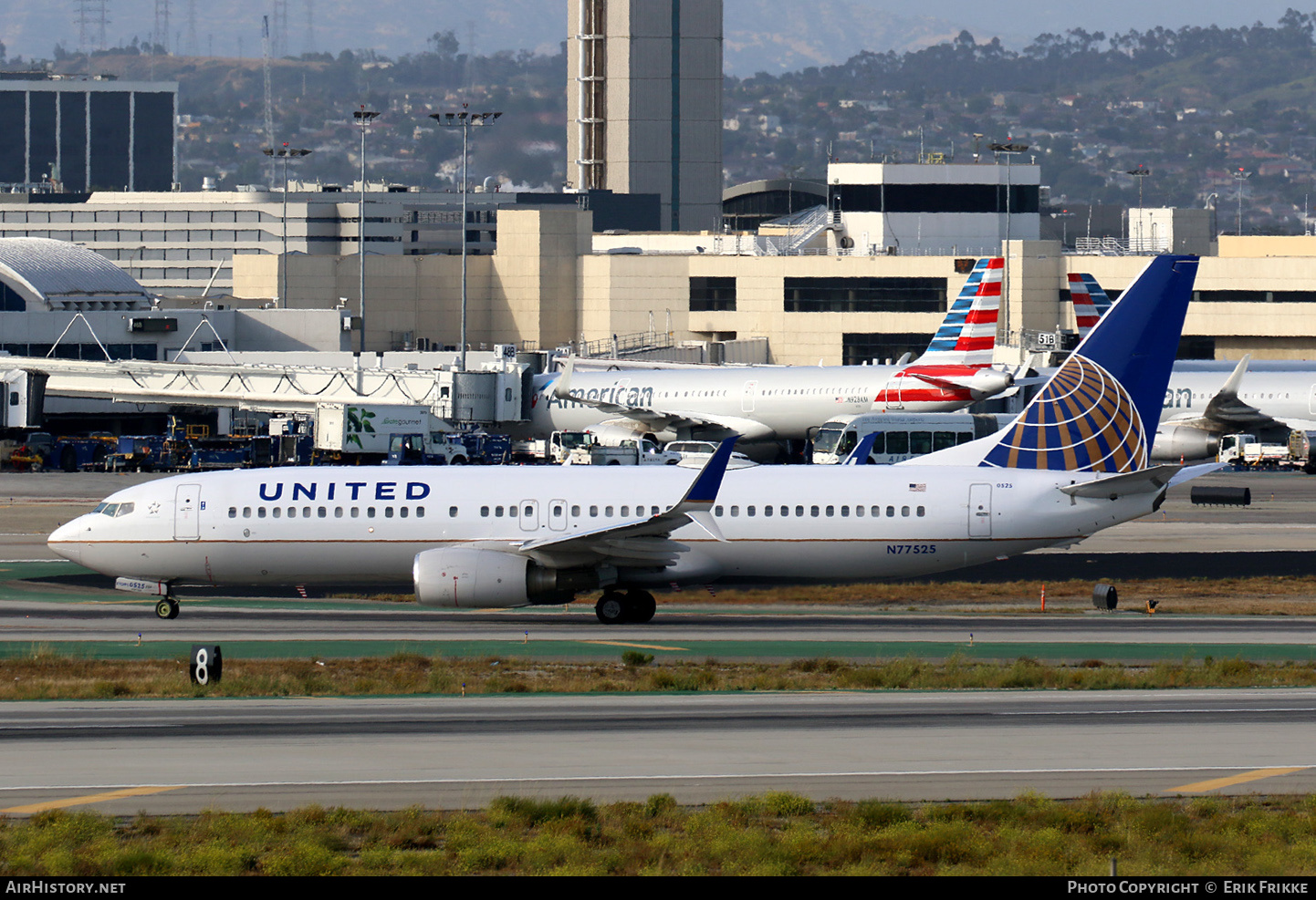 Aircraft Photo of N77525 | Boeing 737-824 | United Airlines | AirHistory.net #349448