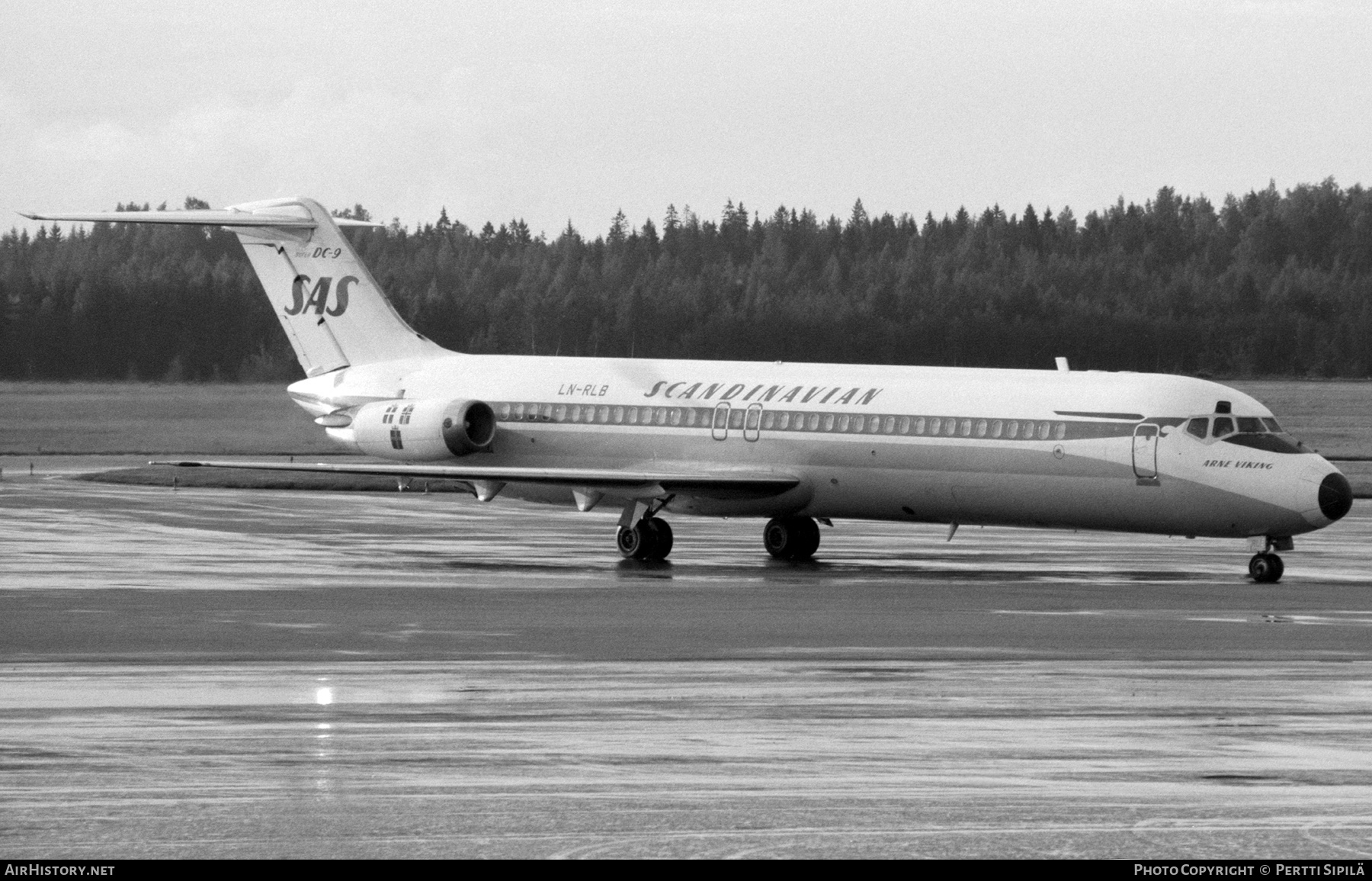 Aircraft Photo of LN-RLB | McDonnell Douglas DC-9-41 | Scandinavian Airlines - SAS | AirHistory.net #349542