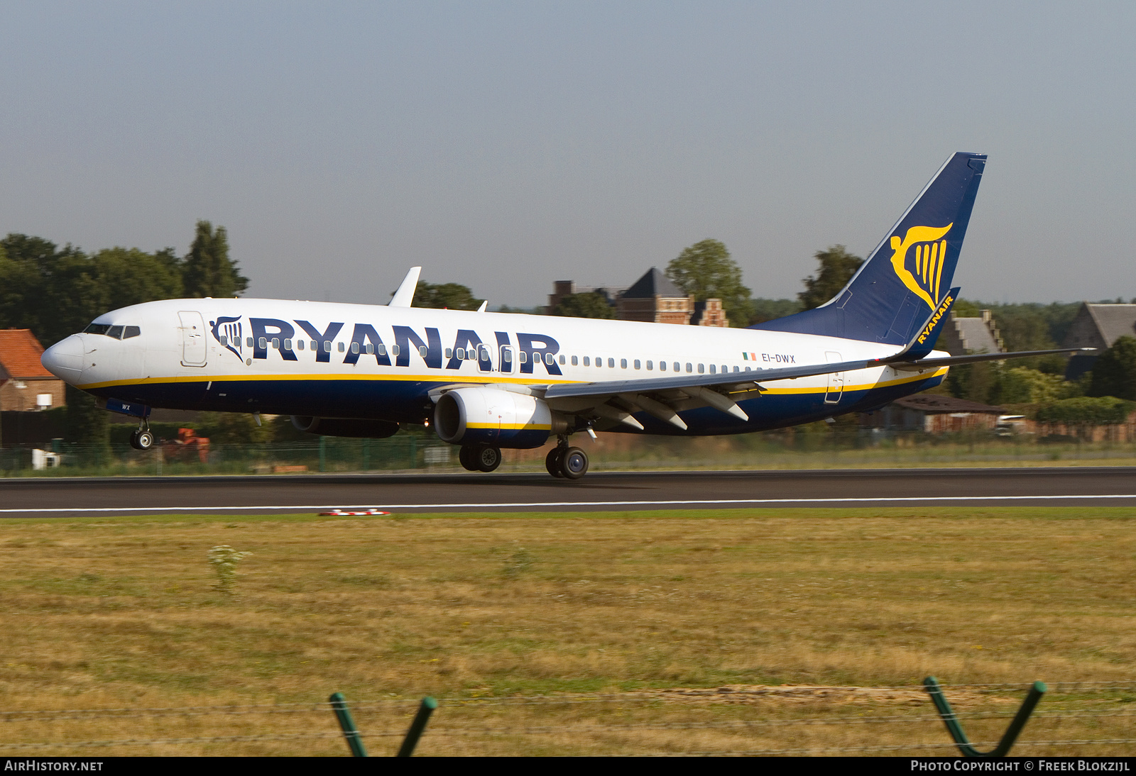 Aircraft Photo of EI-DWX | Boeing 737-8AS | Ryanair | AirHistory.net #349661