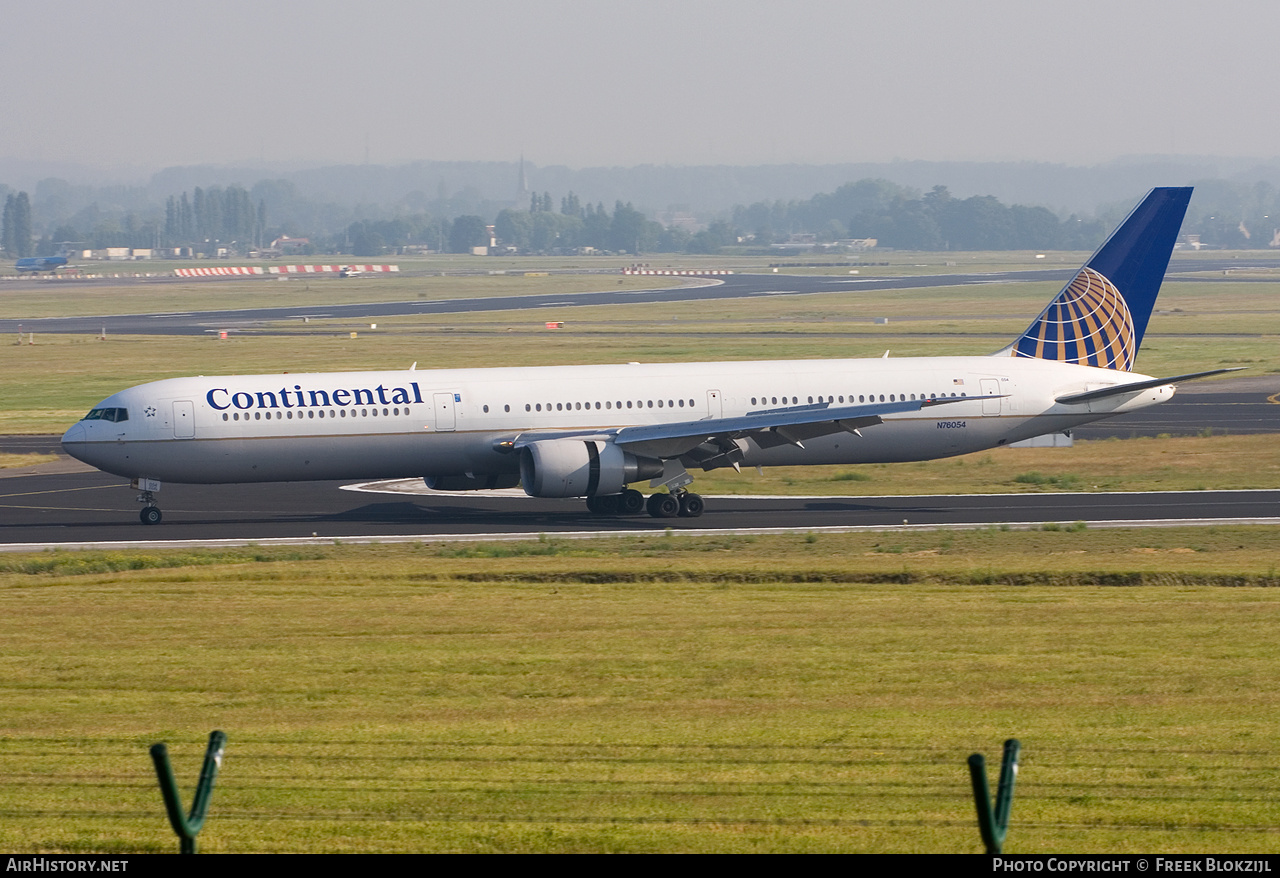Aircraft Photo of N76054 | Boeing 767-424/ER | Continental Airlines | AirHistory.net #349813