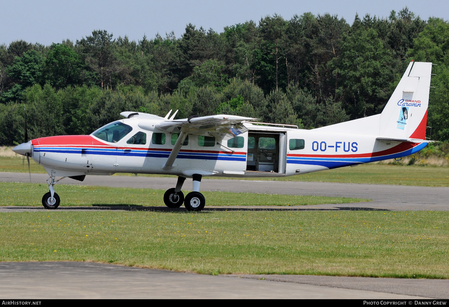 Aircraft Photo of OO-FUS | Cessna 208B Grand Caravan | AirHistory.net #349838