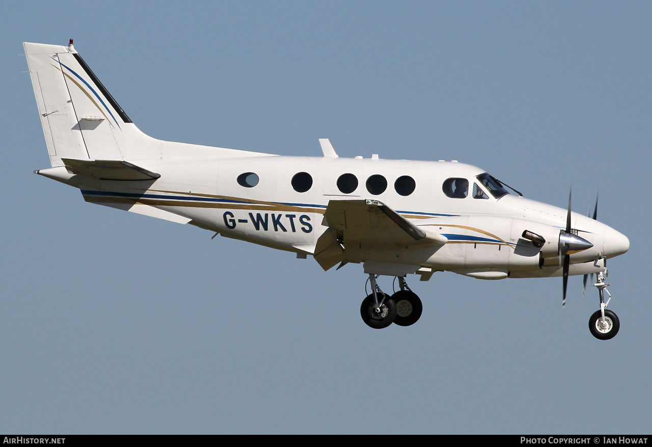 Aircraft Photo of G-WKTS | Beech E90 King Air | AirHistory.net #349854