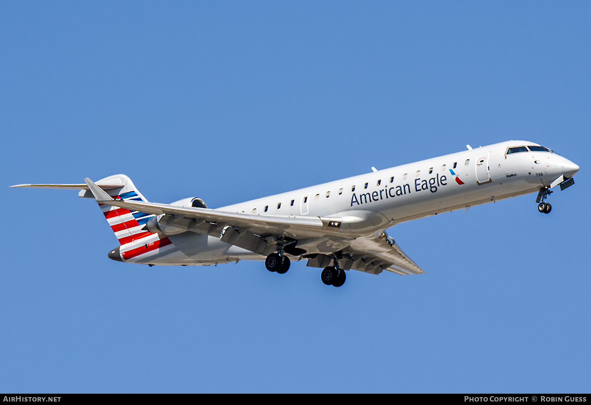 Aircraft Photo of N738EV | Bombardier CRJ-701ER (CL-600-2C10) | American Eagle | AirHistory.net #349954