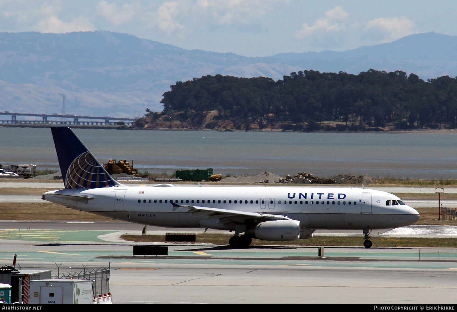 Aircraft Photo of N403UA | Airbus A320-232 | United Airlines | AirHistory.net #350005