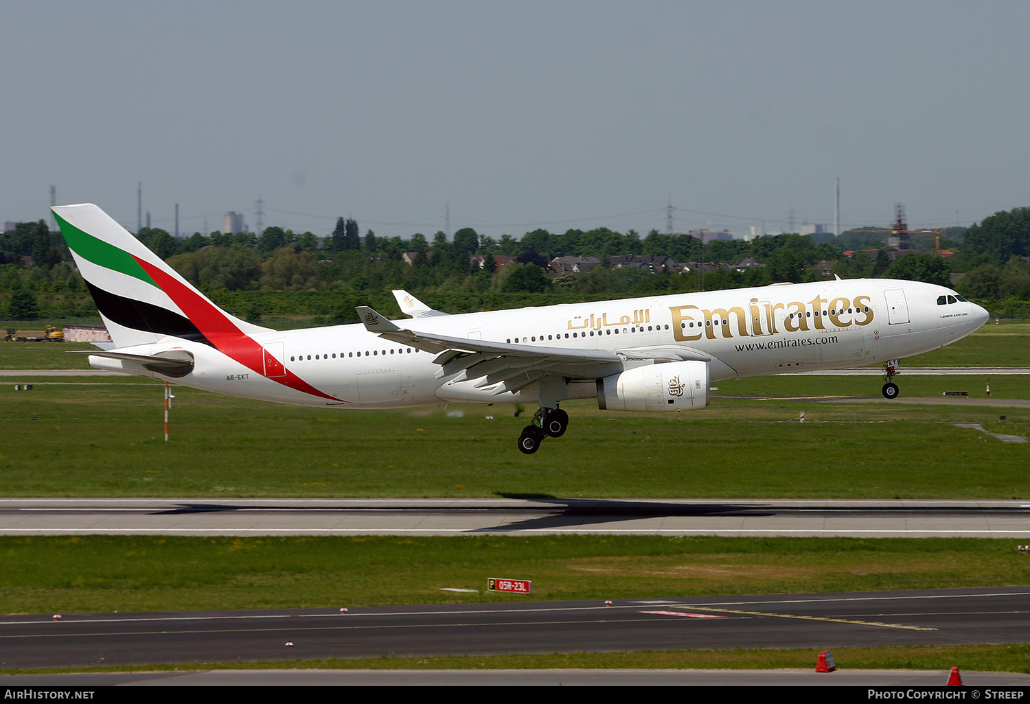 Aircraft Photo of A6-EKT | Airbus A330-243 | Emirates | AirHistory.net #350007