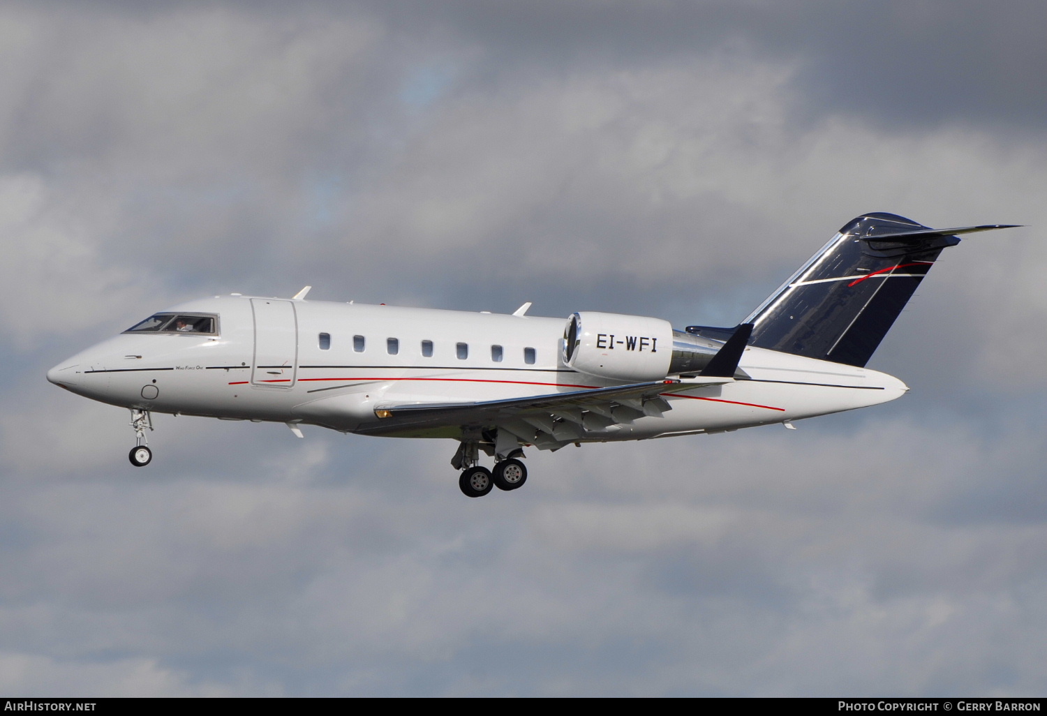 Aircraft Photo of EI-WFI | Bombardier Challenger 605 (CL-600-2B16) | AirHistory.net #350028