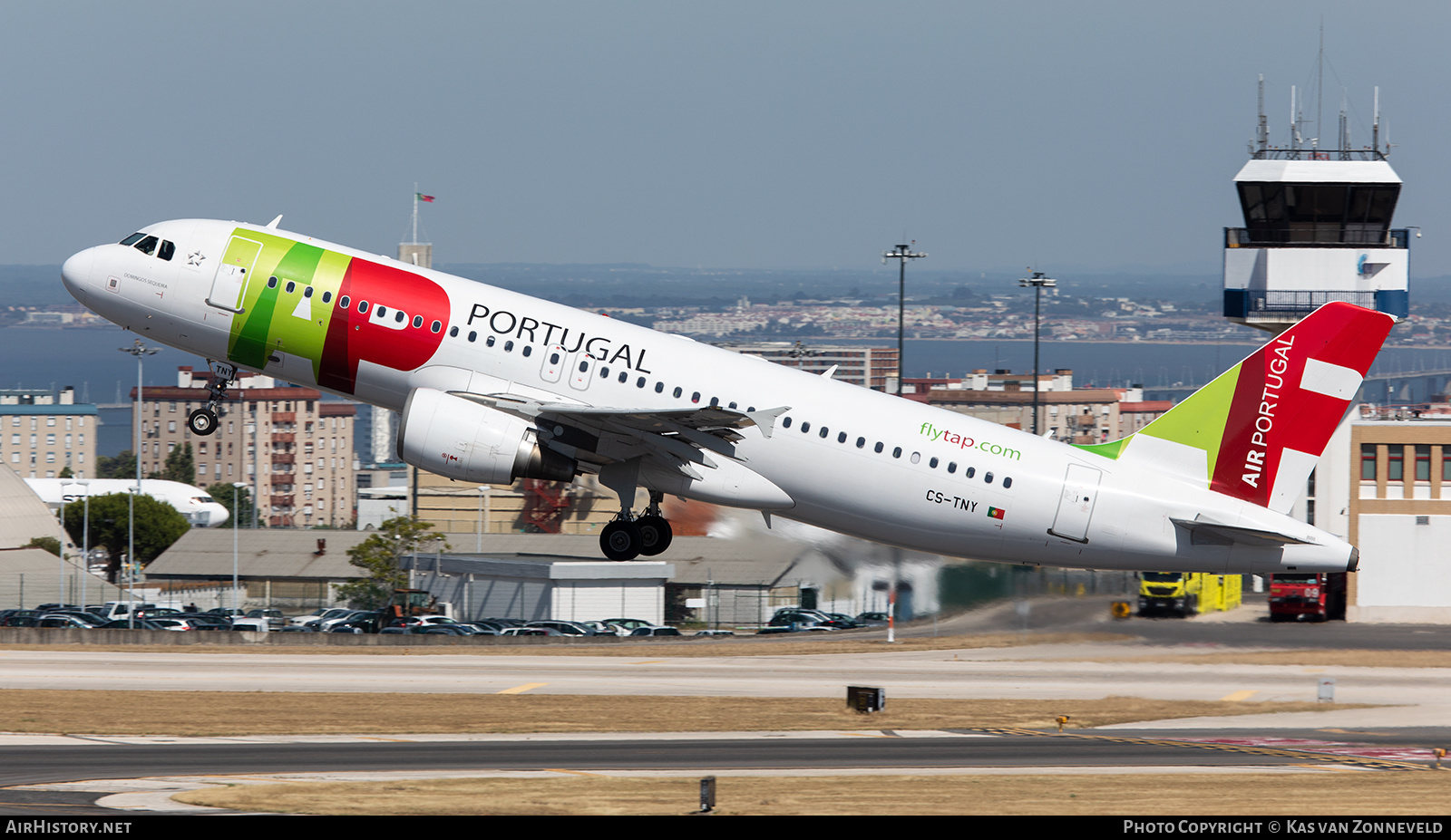 Aircraft Photo of CS-TNY | Airbus A320-214 | TAP Air Portugal | AirHistory.net #350099