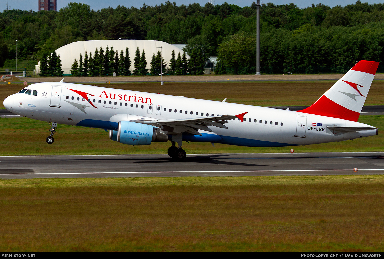 Aircraft Photo of OE-LBK | Airbus A320-214 | Austrian Airlines | AirHistory.net #350107