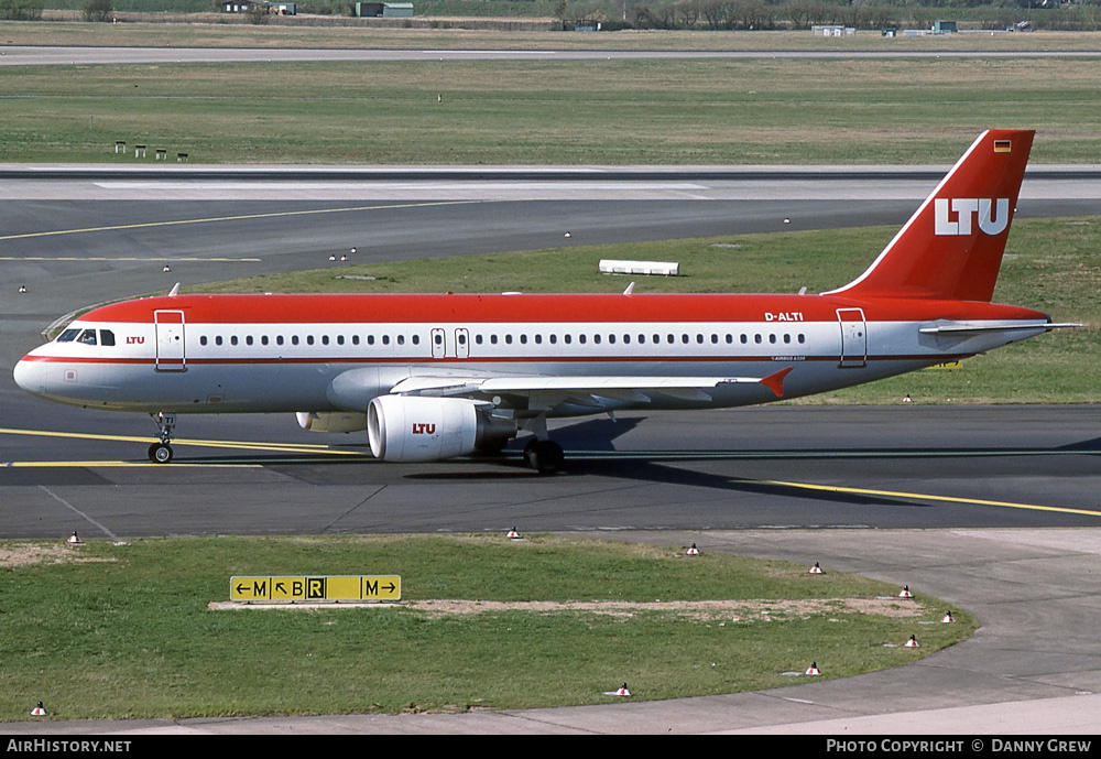 Aircraft Photo of D-ALTI | Airbus A320-214 | LTU - Lufttransport-Unternehmen | AirHistory.net #350133