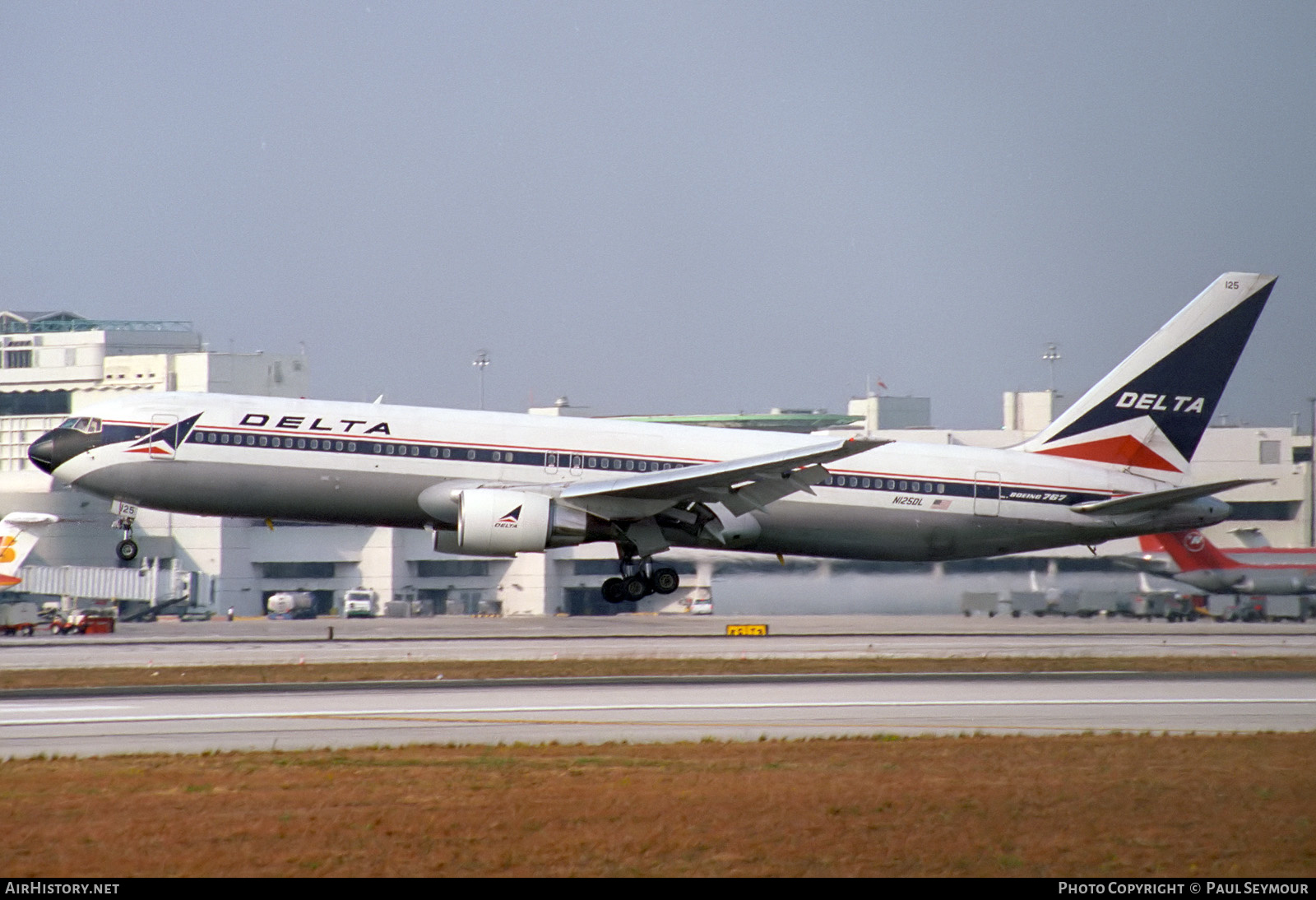 Aircraft Photo of N125DL | Boeing 767-332 | Delta Air Lines | AirHistory.net #350242
