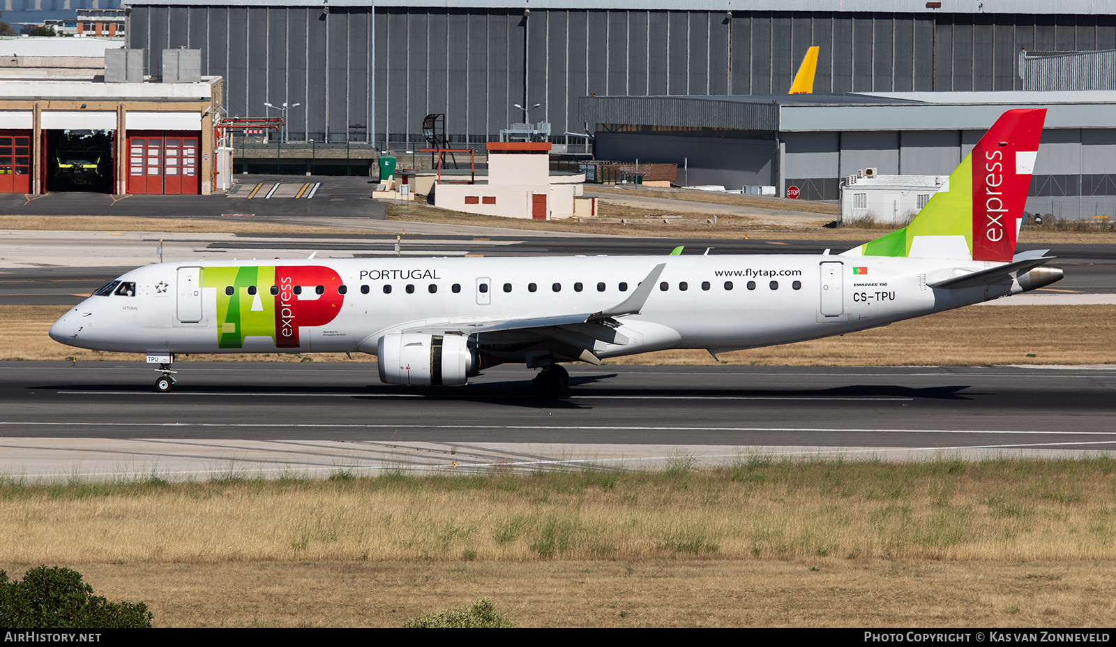 Aircraft Photo of CS-TPU | Embraer 190LR (ERJ-190-100LR) | TAP Portugal Express | AirHistory.net #350309