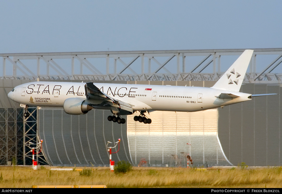 Aircraft Photo of 9V-SWJ | Boeing 777-312/ER | Singapore Airlines | AirHistory.net #350368