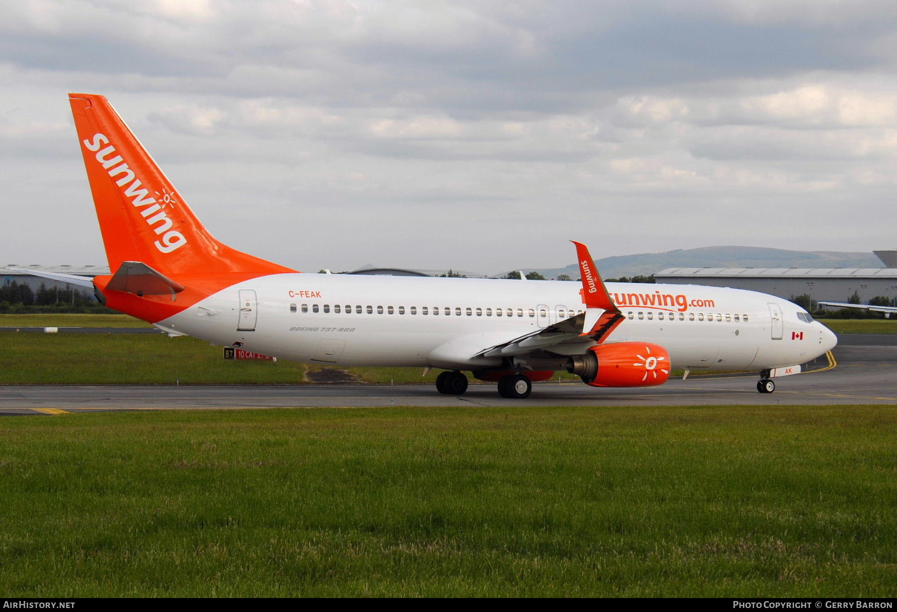 Aircraft Photo of C-FEAK | Boeing 737-86Q | Sunwing Airlines | AirHistory.net #350480